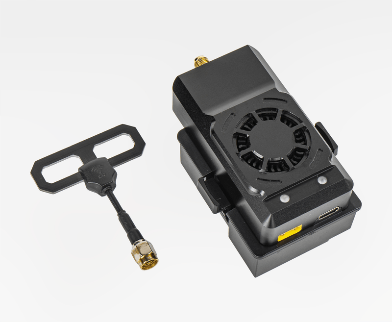 2.1-2.6GHigh-Power FPV Video Transmitter with Antenna & External Cooling System