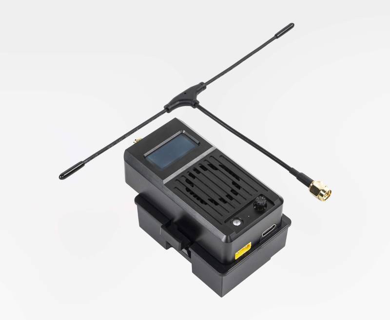 2.5W 720-990MLong-Range ELRSFPV Transmitter with OLED Display & T-Type Antenna