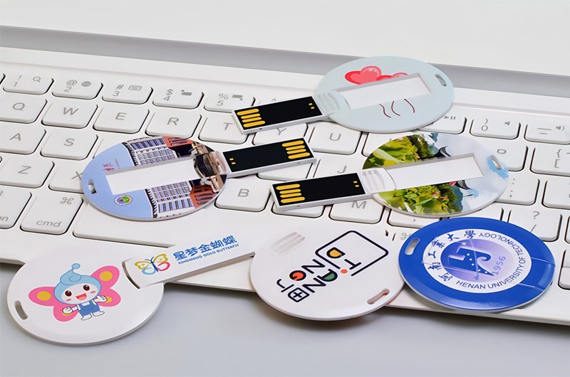Round card - shaped USB flash drive