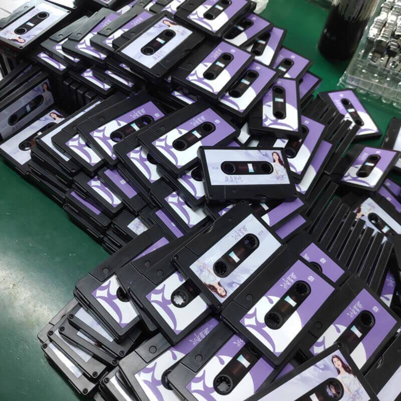Cassette tape style USB stick
