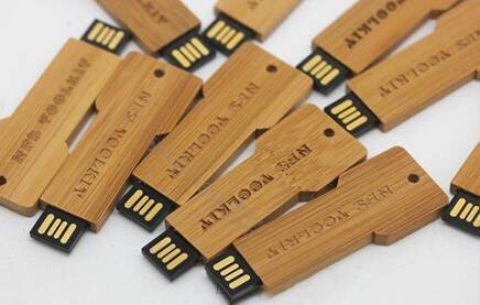 wooden key shaped usb drive