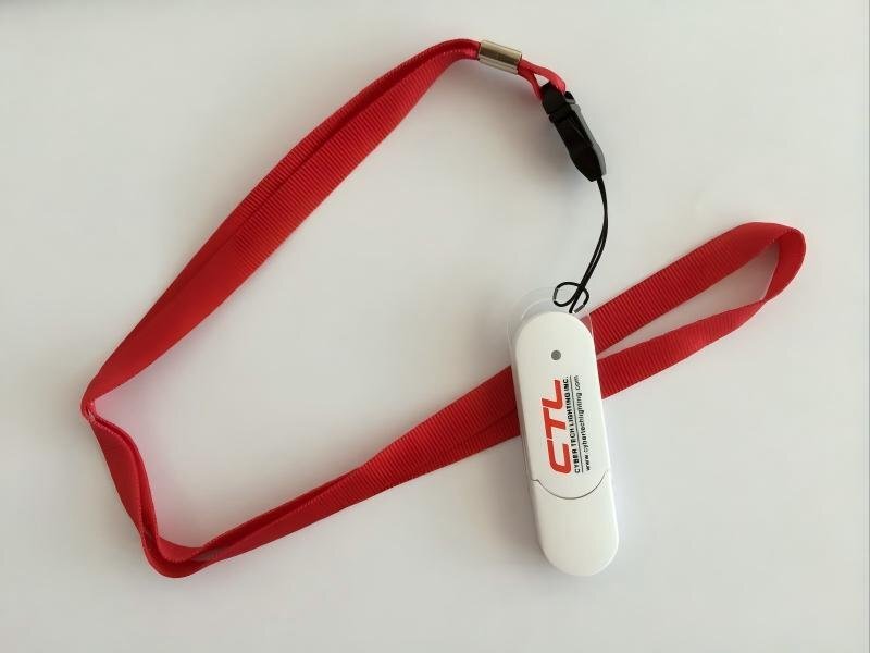 Chiavetta USB personalizzata con stampa e cordino rosso per collo