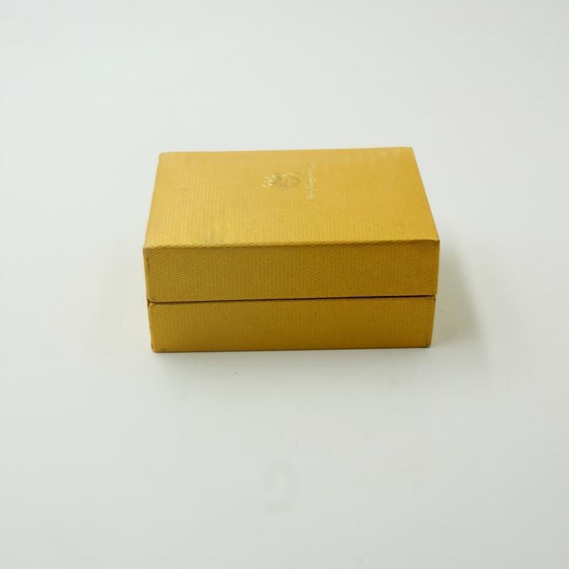Scatola regalo rigida dorata con coperchio e base strutturati