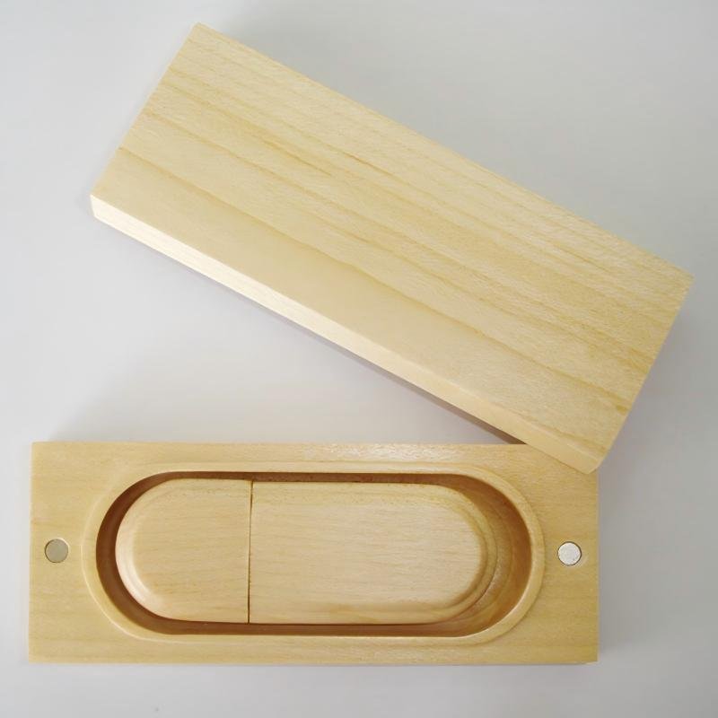 Scatola di legno magnetica con ritaglio personalizzato per chiavetta USB