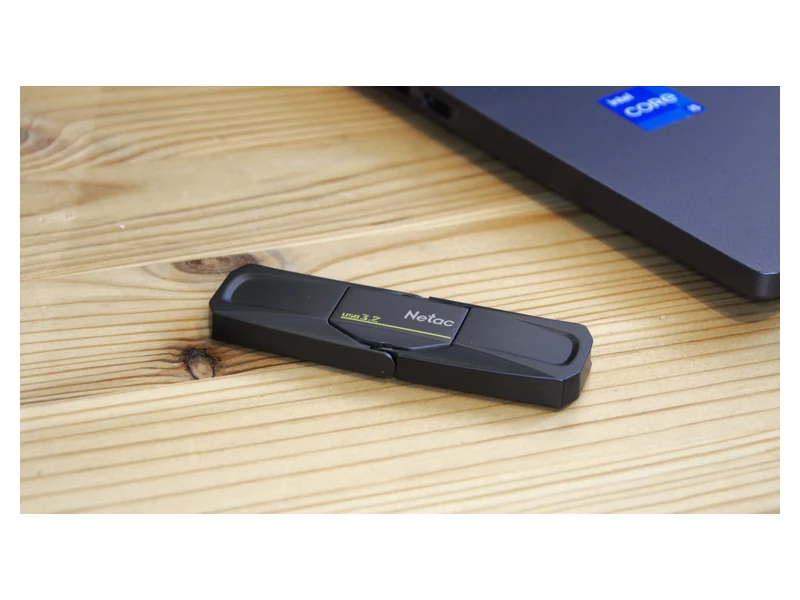 Netac US9 Dual-Connector Netac official company page showing USB flash drive products