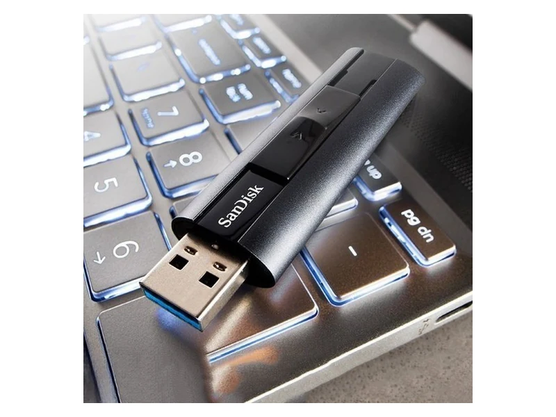 SanDisk USB Flash Drive SanDisk USB flash drive real product photo