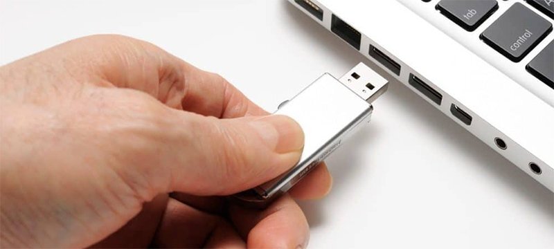 Cómo montar dispositivos USB físicos en una máquina virtual de Virtual Box